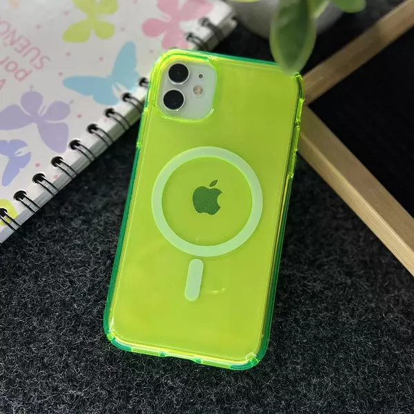 Case Magsafe Verde Translucido Iphone 15