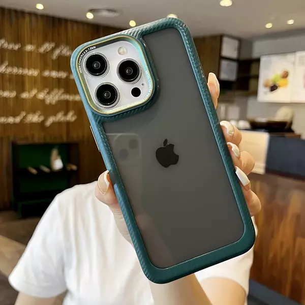 Case Borde Verde Fibra Carbón Translucido Humo Iphone11