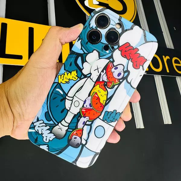 Case Diseño Animado Kaws Protector Camaras Iphone 13pro