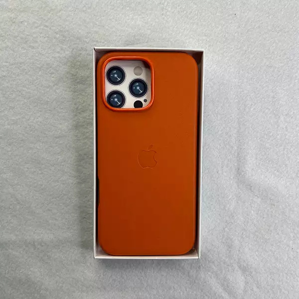 Case Diseño Cuero Magsafe Naranja Iphone 16pro+