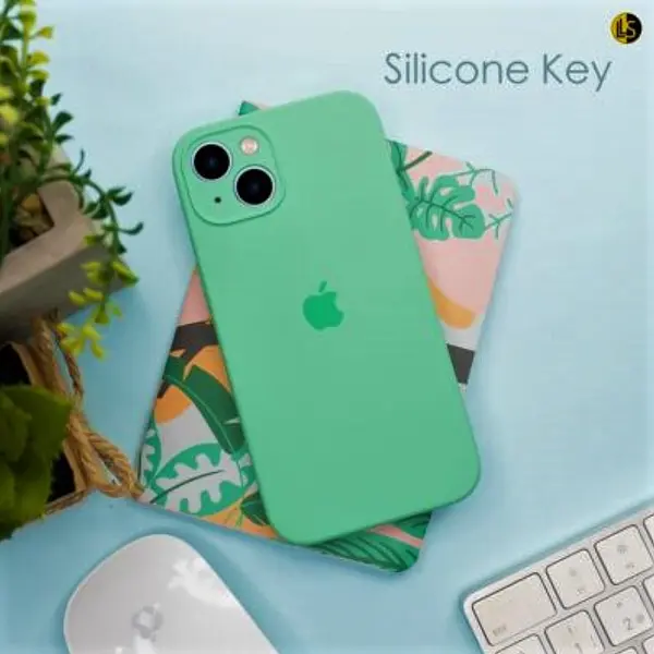 Silicon Case Verde Protector Cámara Iphone 16pro+