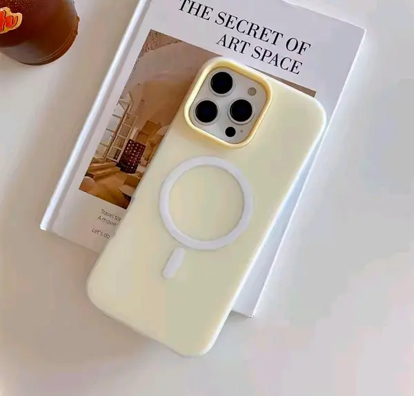 Case Amarillo Antishok Magsafe Mate Iphone 15pro+